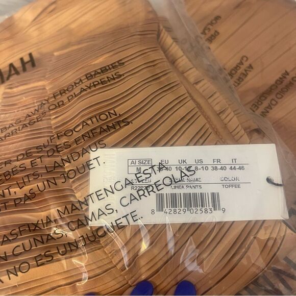 $284 Andrea lyamah Toffee Satin Pleated Linea Pant NWT - Picture 9 of 9